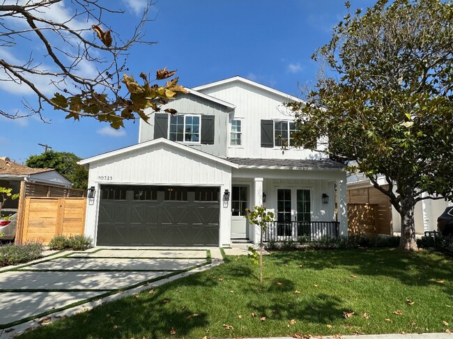 Building Photo - 10525 Blythe Ave