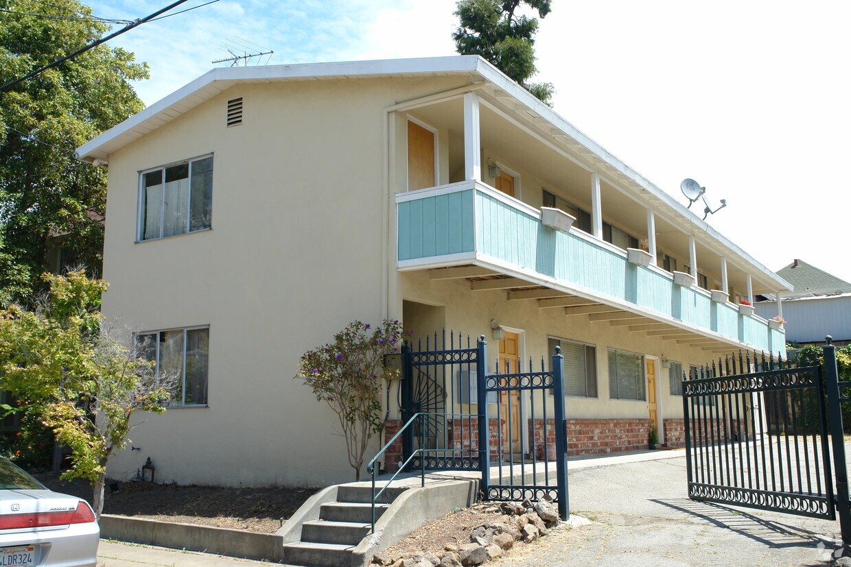 Foto principal - 3019 Bateman St