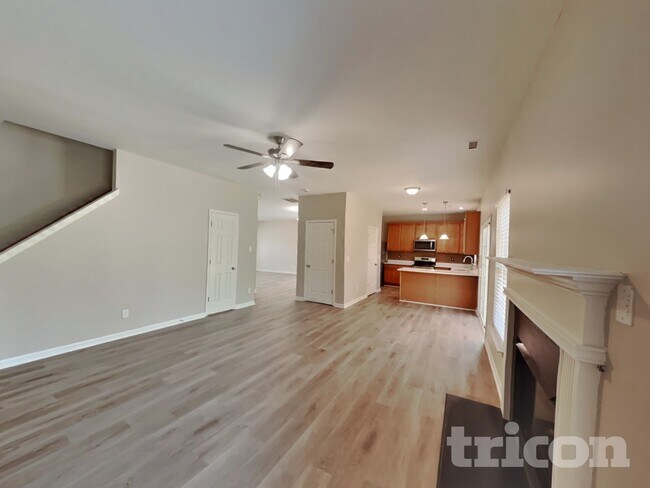 Foto del edificio - 1104 Braemar Highland Dr