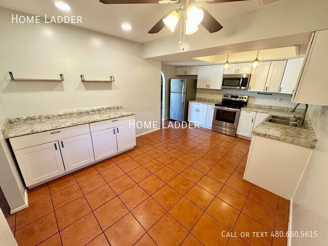 Foto del edificio - 17445 N 16th Ln
