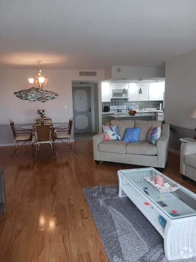 Bayway Isles Point Brittany Apartments under 900 Saint Petersburg