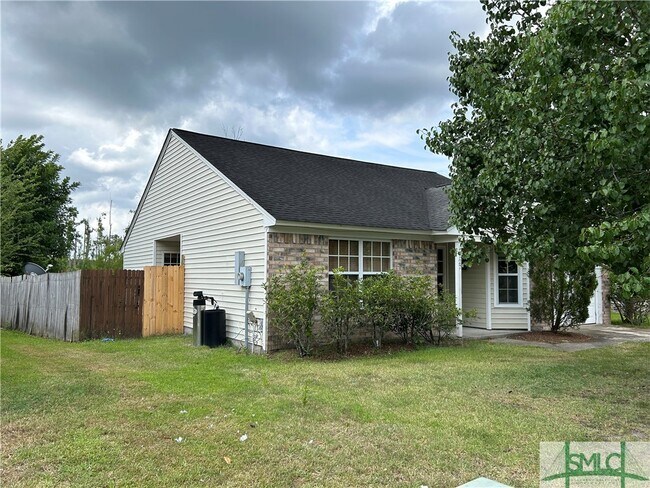 Foto del edificio - 127 Blue Gill Ln