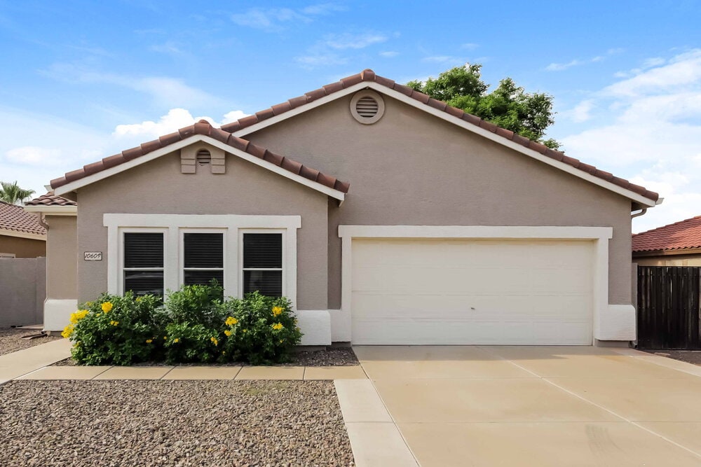 Foto principal - 10609 W Angels Ln