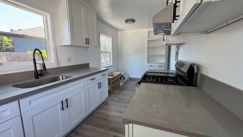 Foto del edificio - 16744 Athol St