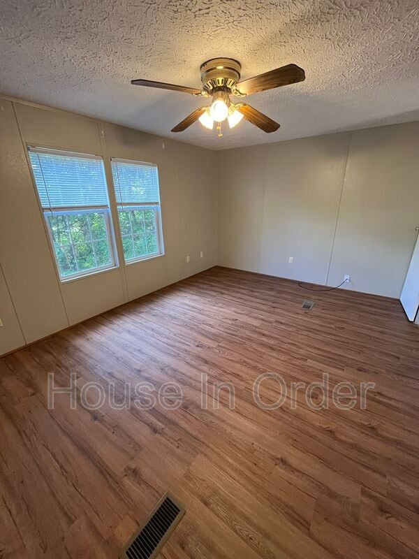 Foto del edificio - 117 Old Charlotte Hwy