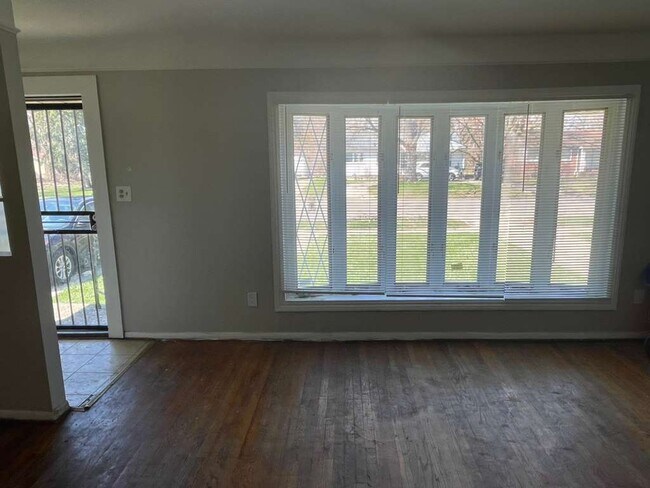 Foto del edificio - 16896 Salem