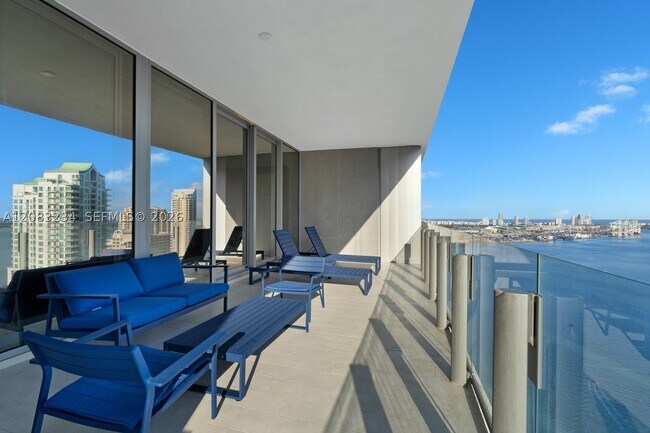 Foto del edificio - 300 Biscayne Blvd