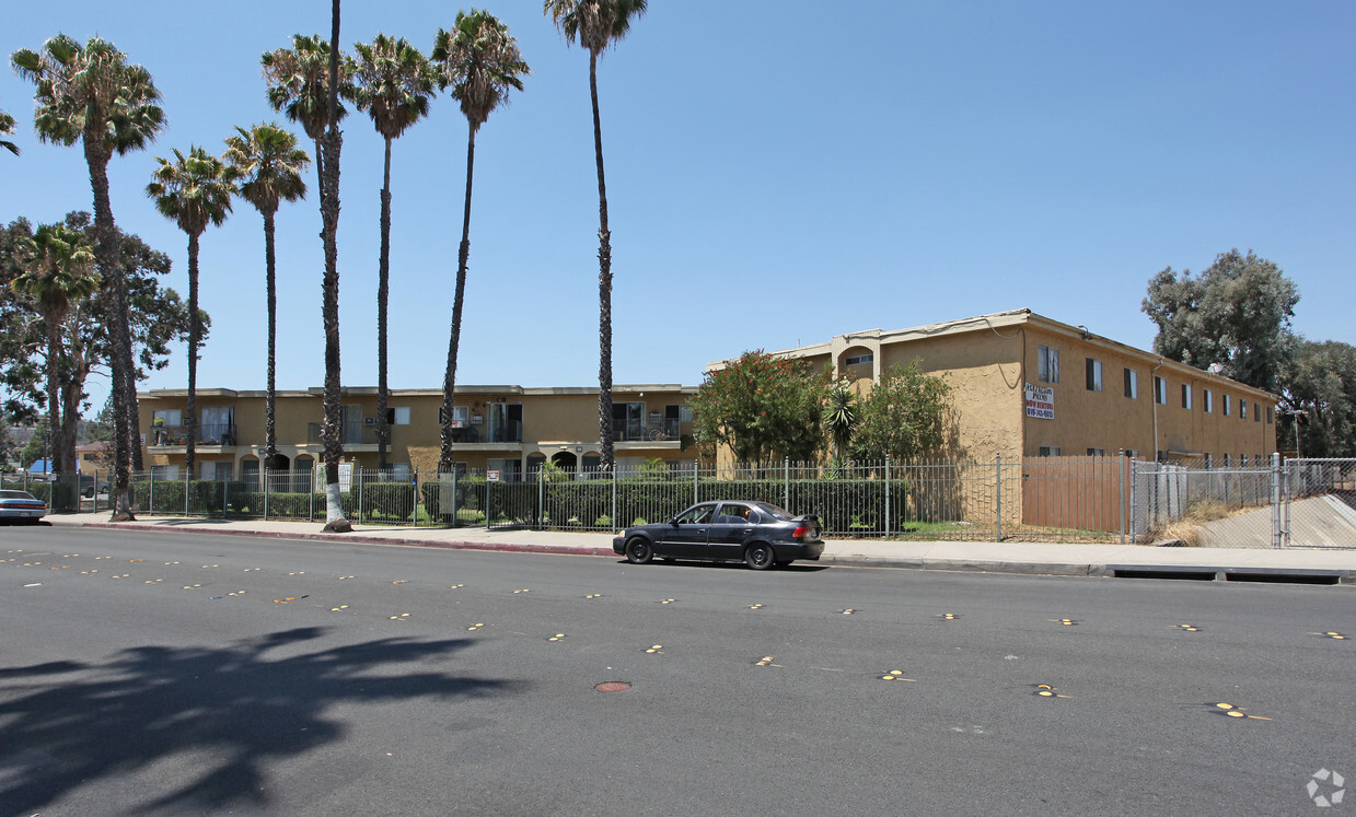 Primary Photo - Lexington Palms