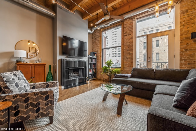 Photo - 616 W Fulton St Apartment