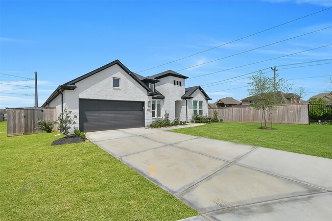 Building Photo - 1400 River Pt Dr