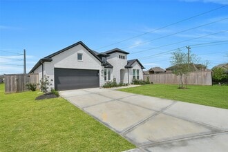 Building Photo - 1400 River Pt Dr