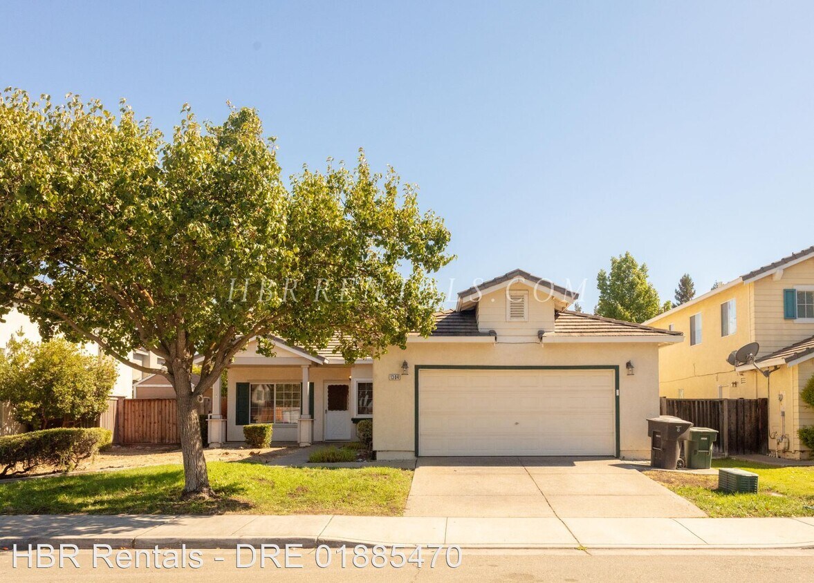 Foto principal - 3 br, 2 bath House - 1304 Tom Fowler