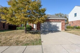 Building Photo - 2613 Weslayan Dr