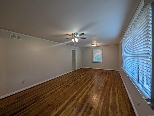 Building Photo - 744 Duval Dr