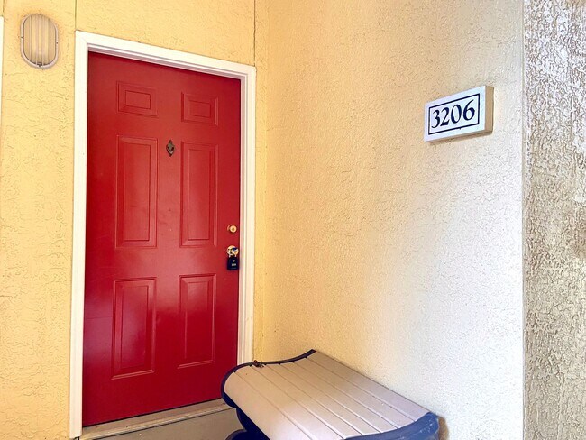 Foto del edificio - Second Floor 2BR/2BA Condo in Visconti in ...