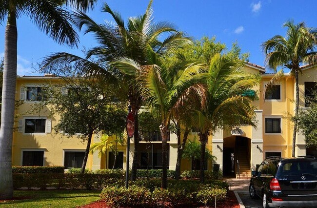 Building Photo - 3020 Alcazar Pl