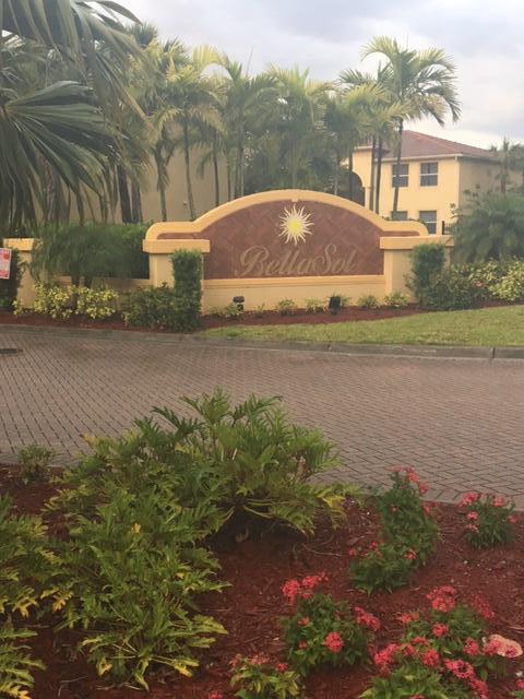 Foto del edificio - 4287 Bellasol Circle Loop