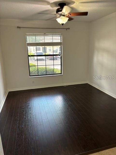 Foto del edificio - 2417 Hibiscus Bay Ln