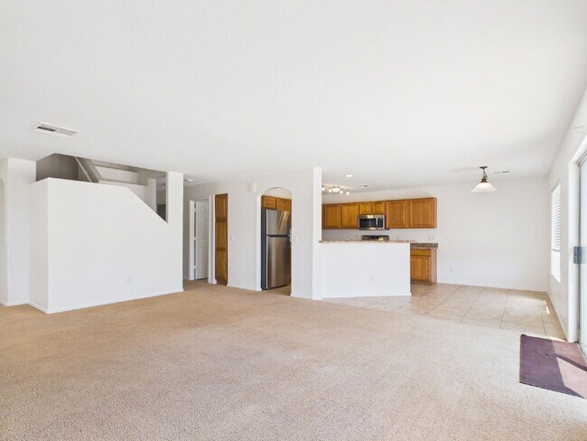 Building Photo - 1661 W Harding Ave