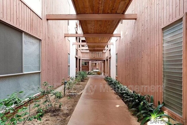 Foto del edificio - 2600 Torrey Pines Rd