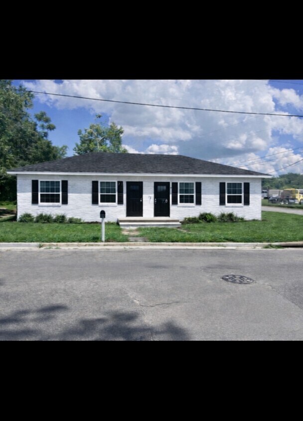 Foto del edificio - 649 Rowe St SE