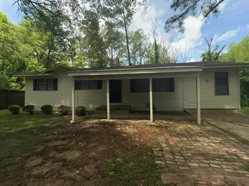 Primary Photo - 2615 Hillside Dr