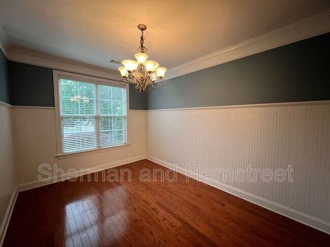 Building Photo - 1102 Highmoor Ln