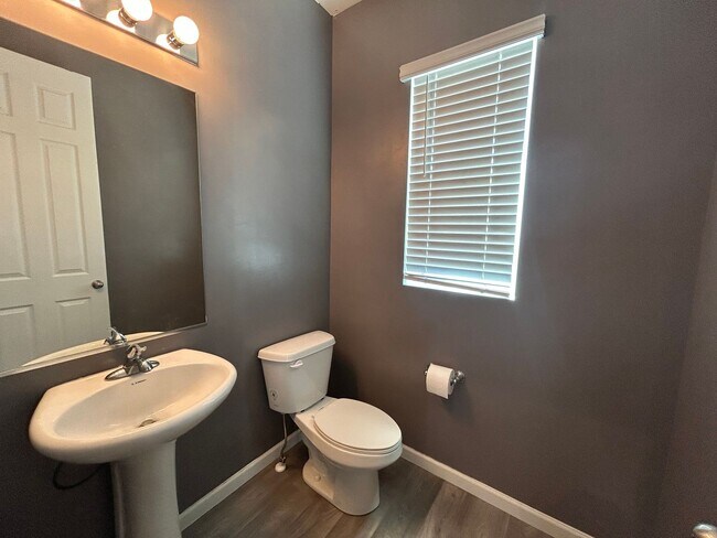 Foto del edificio - 3 Bedroom 2 Bathroom Townhouse in Payson, Utah!