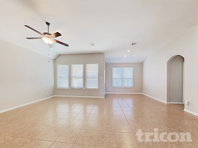 Building Photo - 410 Heatherton Hill Dr