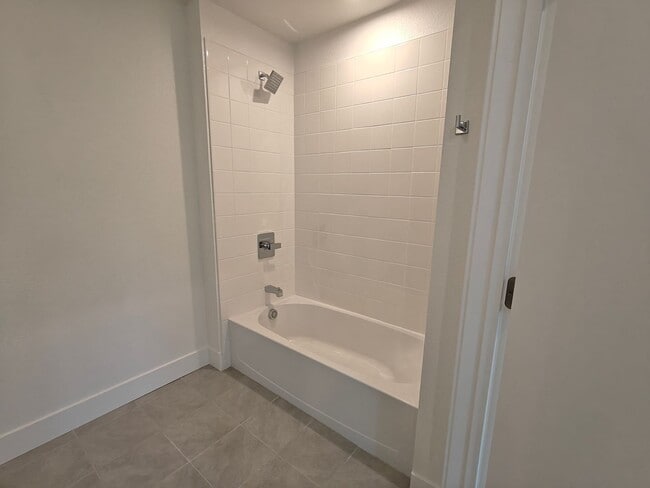 Foto del edificio - 259 Montague Expy