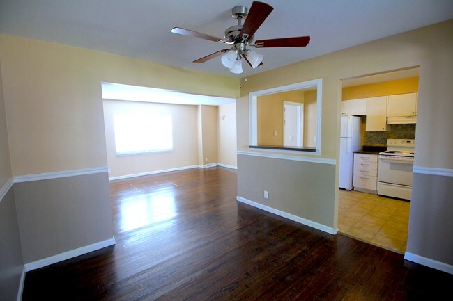 Building Photo - 6818 W 76th St