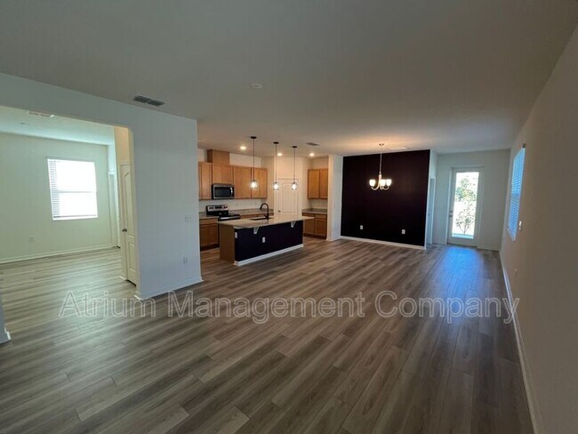 Building Photo - 438 Quercus Rd