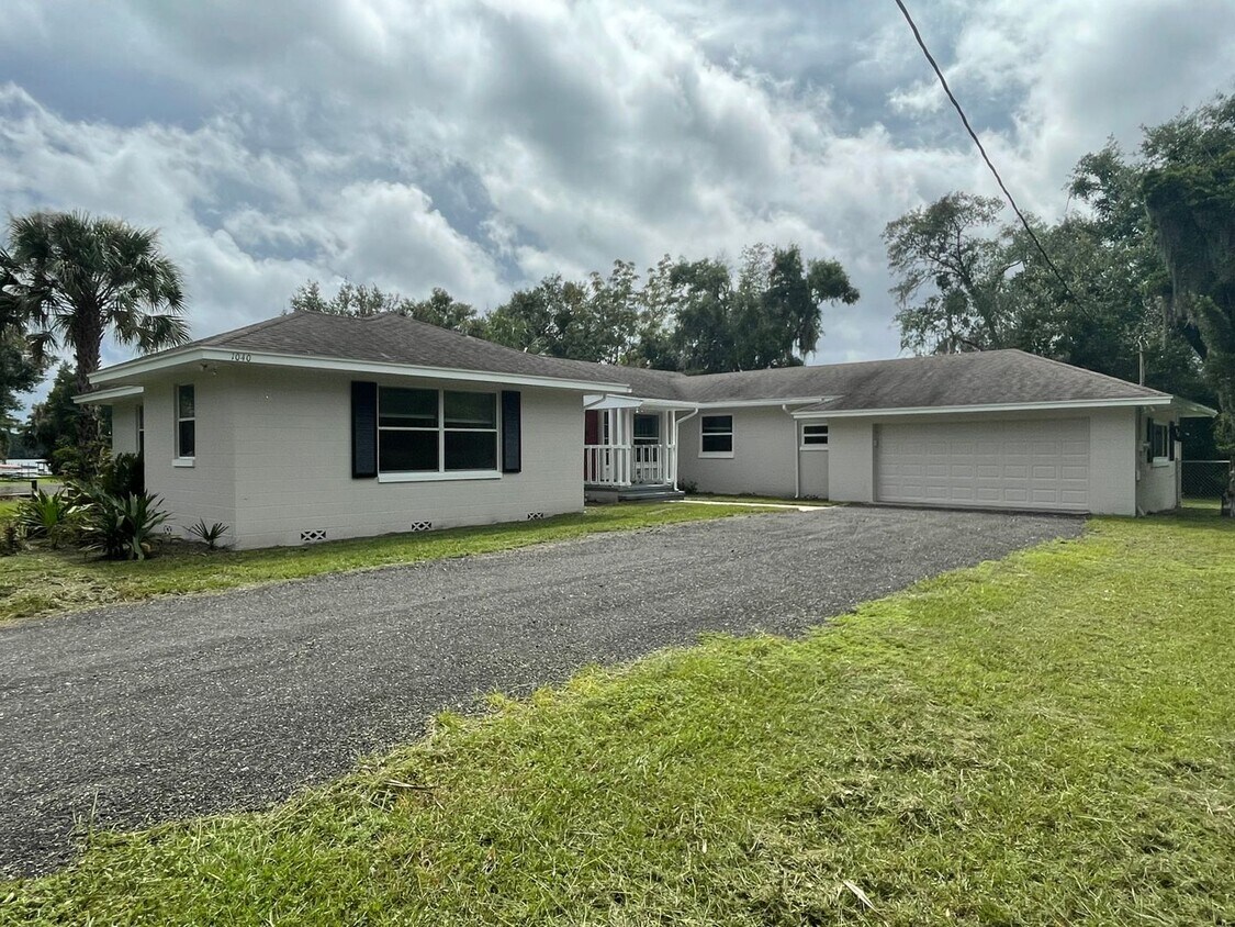 Primary Photo - Upgraded 3 BR, 2 BA Single Family Home Ove...