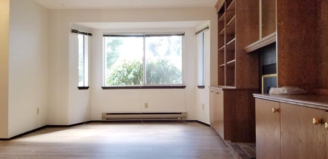 Foto del edificio - Move in ready - 2 bedroom 1 bath - No pets