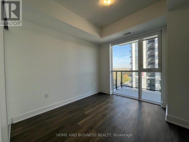 Building Photo - 202 Burnhamthorpe Rd E