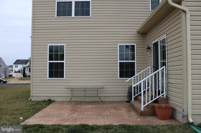 Building Photo - 114 Cool Meadow Dr