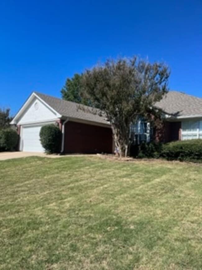 Building Photo - 5713 Remington Way