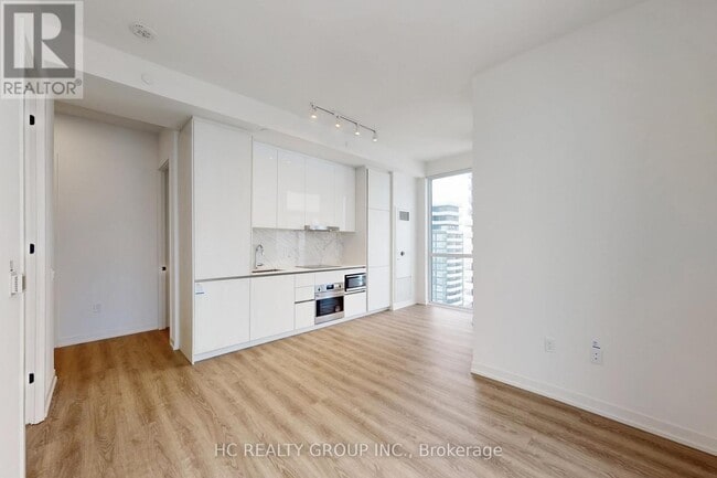 Building Photo - 8 Interchange Wy