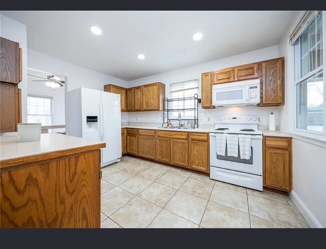 Foto del edificio - 231 Brooks Ave