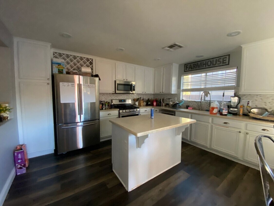 Foto principal - 3 Bedroom Single Family Home in Las Vegas