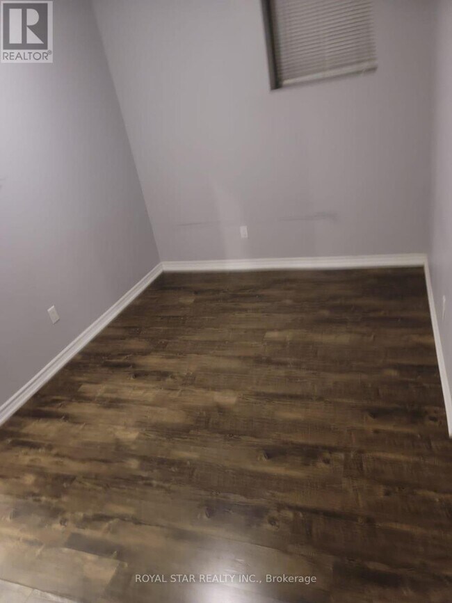 Photo du bâtiment - BASEMENT - 7241 SECOND LINE W