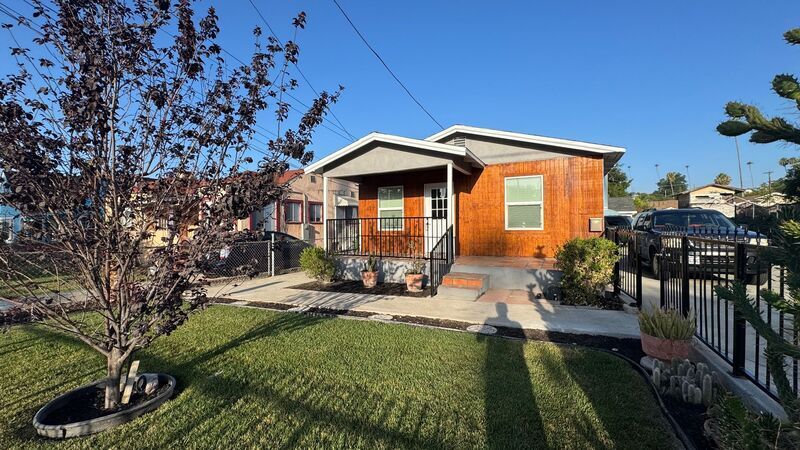 Foto principal - 3501-3503 1/2 Lifur Ave