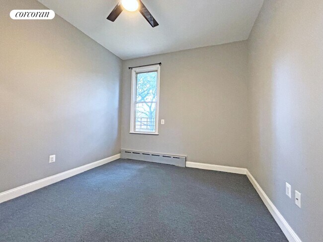 Building Photo - 1095 Halsey St