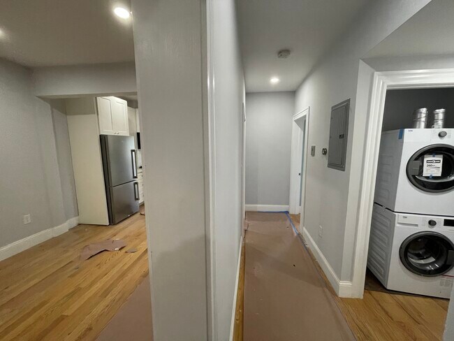 Building Photo - 369 Beacon St
