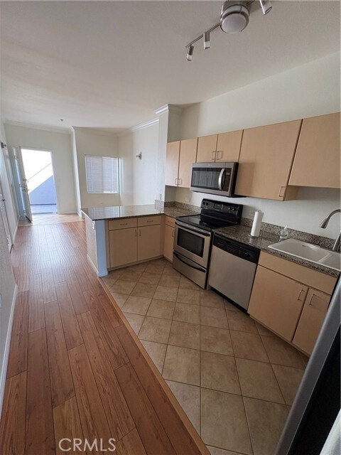 Foto del edificio - 1643 Sixth Ave