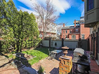#7 Private Backyard - 87 Park St