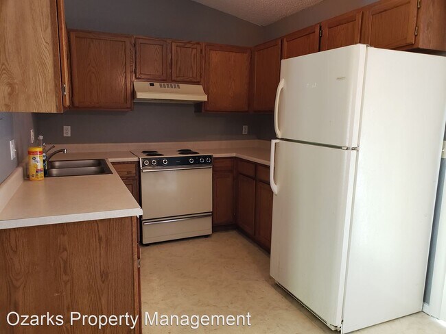 Building Photo - 2 br, 1 bath House - 405 RED MAPLE