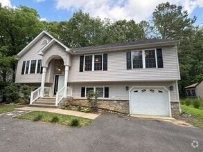 Building Photo - 1327 Lakeview Pkwy
