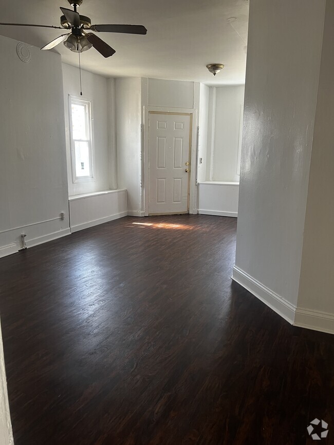Building Photo - 2357 S Homan Ave