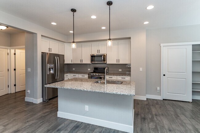 Building Photo - Charming Townhome in North Fork at Briargate!